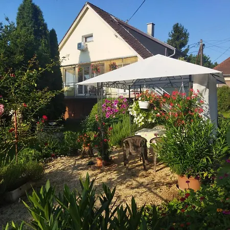 Naszaly Kapuja Vendeghaz Apartament *